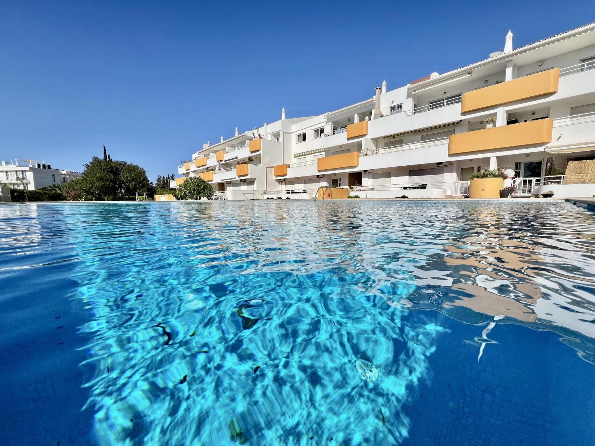 Fresh With Pool By Homing Apartment